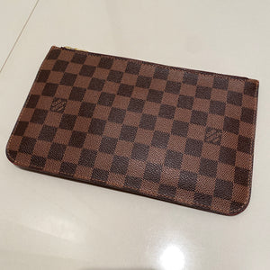 Louis Vuitton Neverfull Pochette Clutch