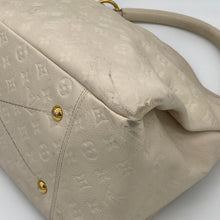 Load image into Gallery viewer, Louis Vuitton Artsy MM Empreinte Neige
